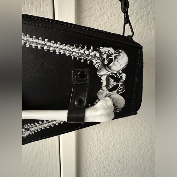 Gothic Shoulder Bag Purse Coffin Box Halloween Accessories (Black) - Picture 8 of 13